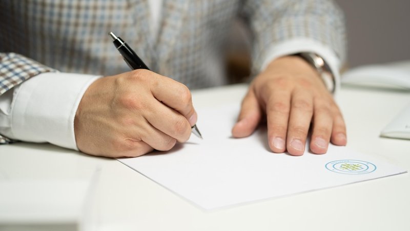 チェックリストで確認事項を洗い出すイメージ